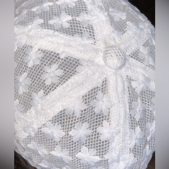 Women WHITE Embroidered Cap Adjustable - Picture 5 of 5